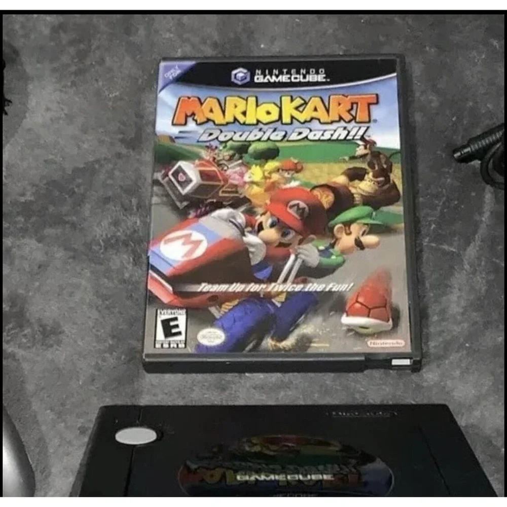 Nintendo GameCube Console Bundle + 2 Controllers Mario Kart Double Dash